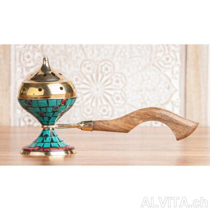 Selena avec pierresLaiton