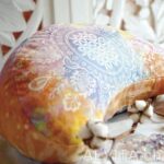 Meditationskissen Halbmond in bunt 40 x10 cm von The Spirit of OM – Bild 3