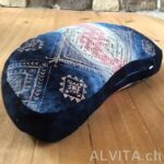 Meditationskissen Halbmond in indigo-peach 40 x 10 cm von The Spirit of OM – Bild 2