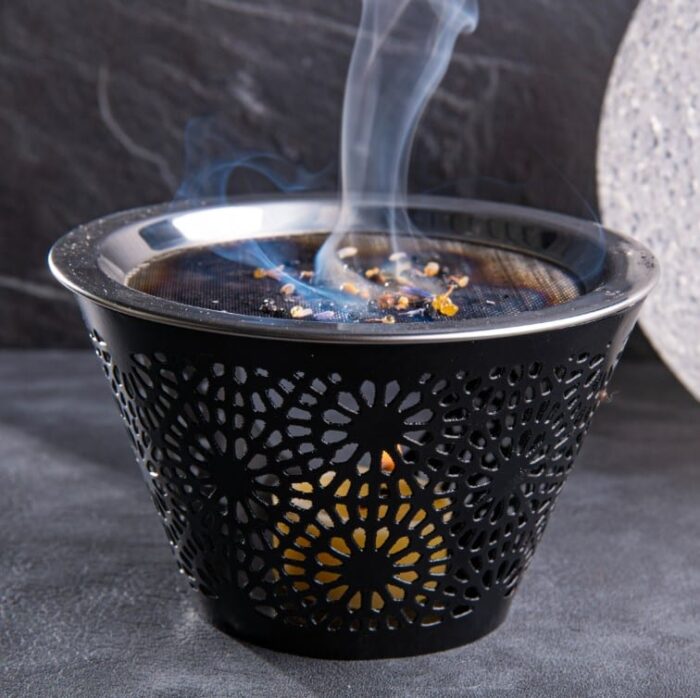 Siebgefäss mit Räuchermischung